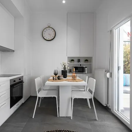 Lusso Bianco, Nilie Hospitality Mgmt *