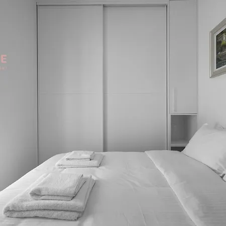 Lusso Bianco, Nilie Hospitality Mgmt * Салоники