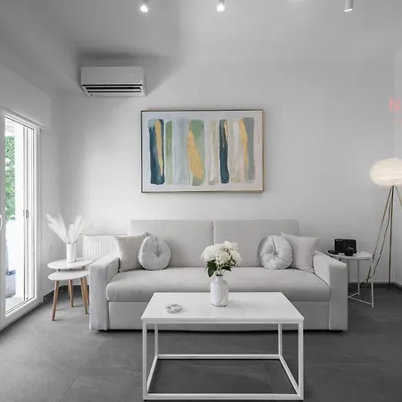 Lusso Bianco, Nilie Hospitality Mgmt Daire *