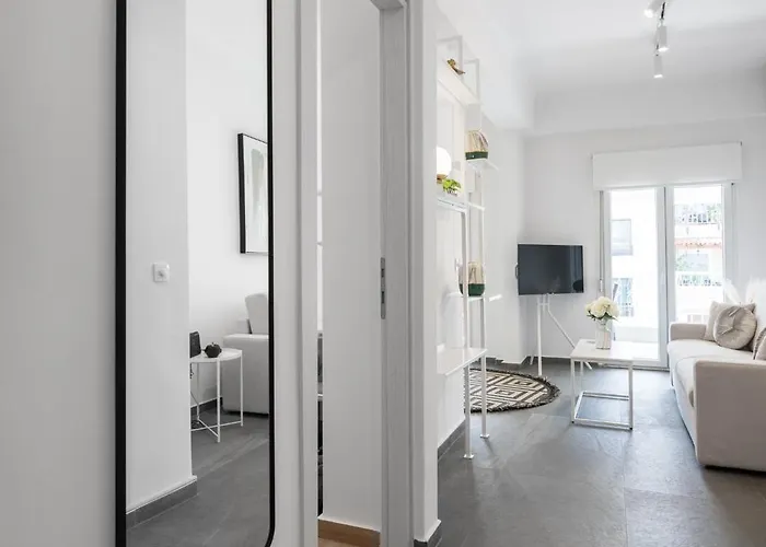 Lusso Bianco, Nilie Hospitality Mgmt Салоники